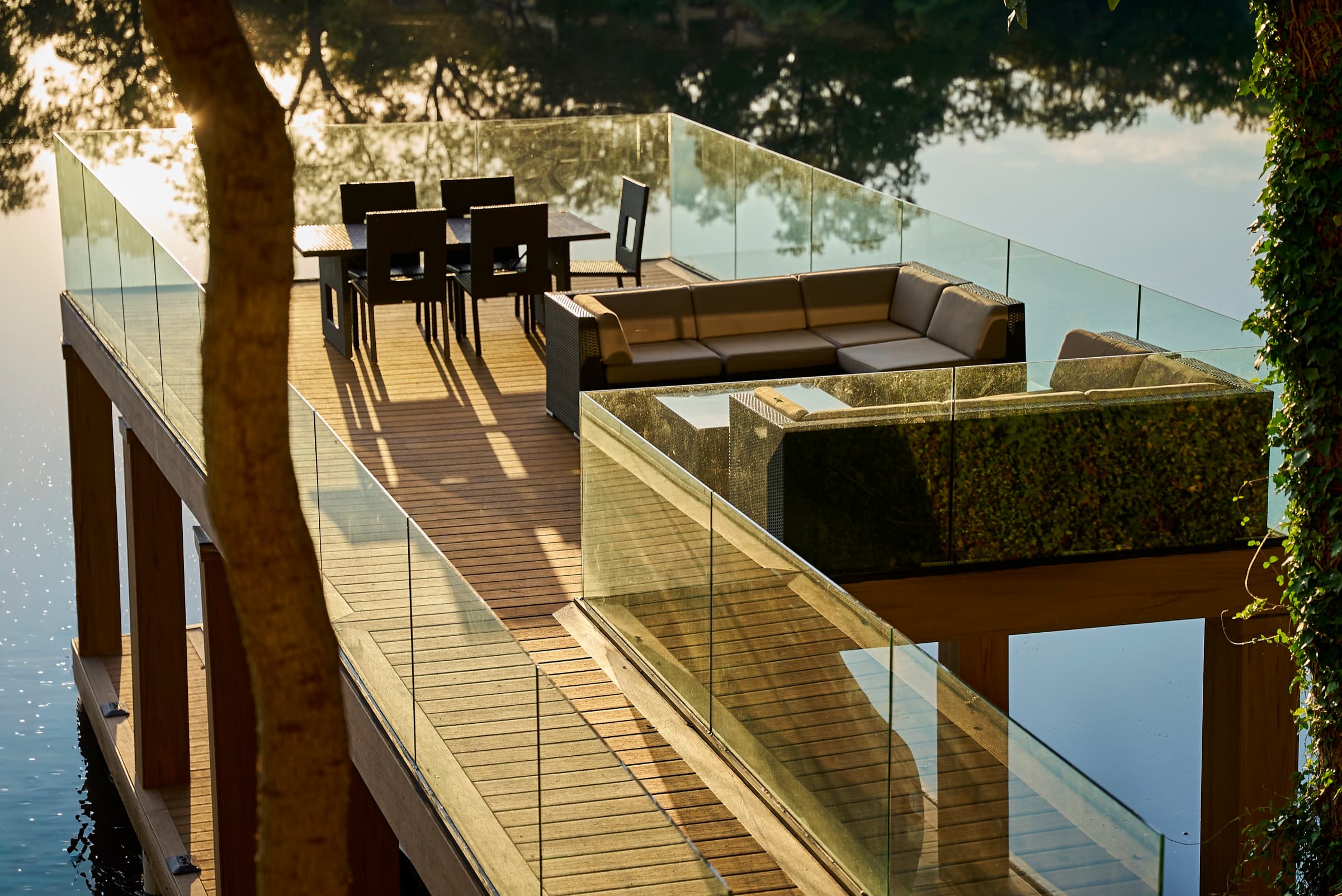 Lake Austin Retro Reno, Bijou Builds